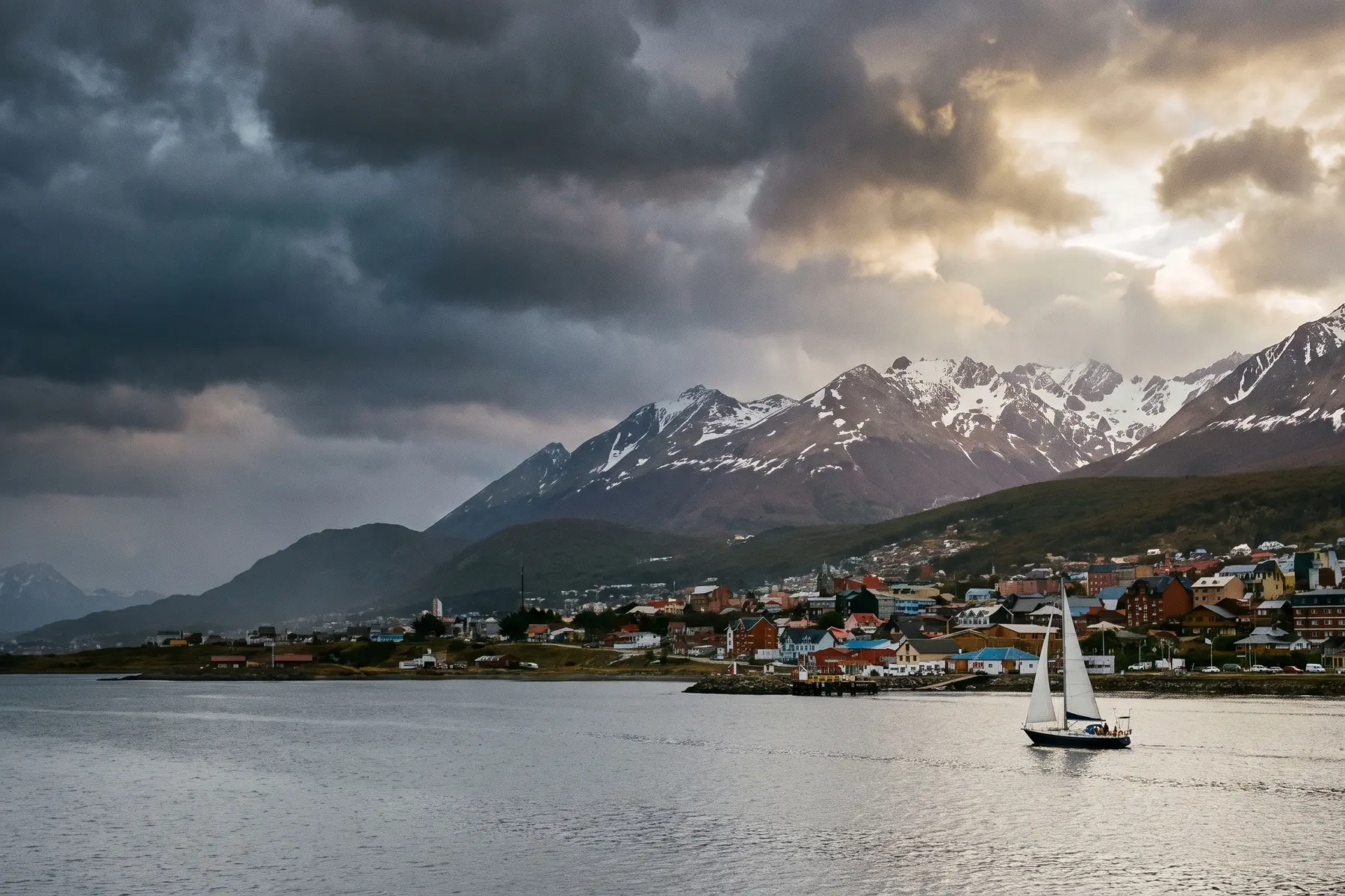 Ushuaia y las montañas de Tierra del Fuego